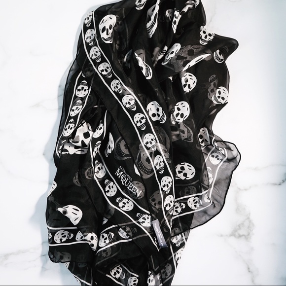 Alexander McQueen Accessories - Alexander McQueen Skull Foulard Silk Scarf